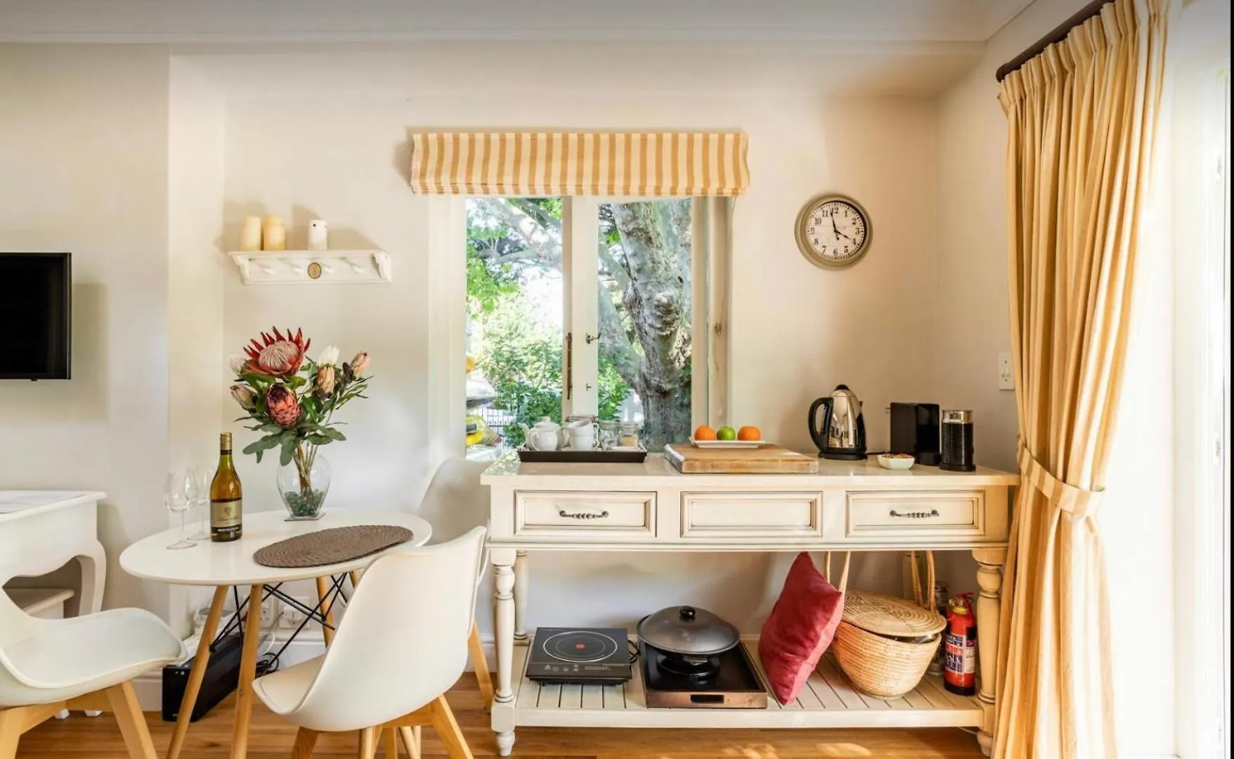 Guest Suite - Leafy Constantia Guest House Cape Town