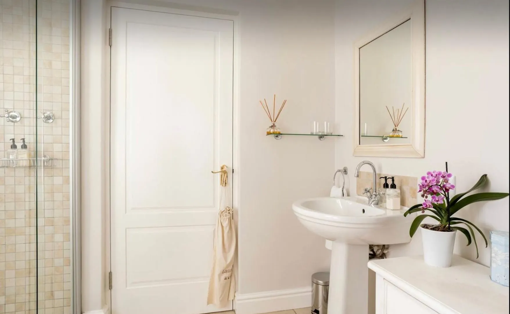 Guest Suite - Leafy Constantia Guest House Cape Town