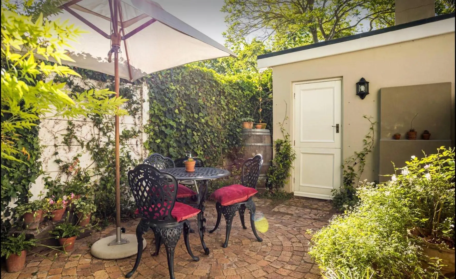 Guest Suite - Leafy Constantia Guest House Cape Town
